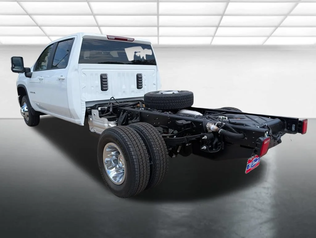New 2026 Summit White Chevrolet LT image 2