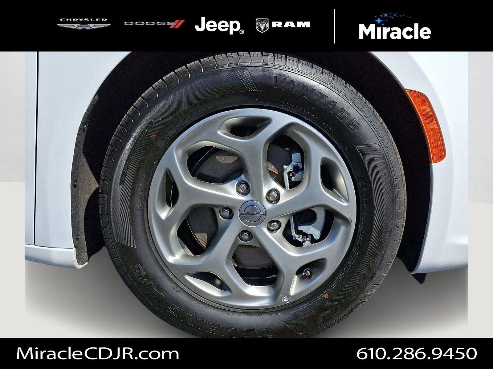 Certified Used 2024 Bright White Clearcoat Chrysler Limited image 8
