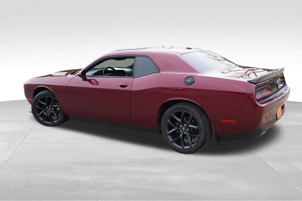 Used 2022 Red Dodge SXT image 8