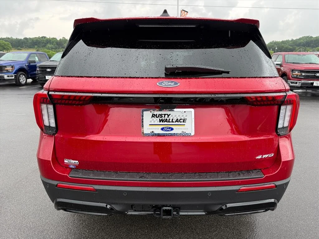 New 2026 Rapid Red Metallic Tinted Clearcoat Ford ST-Line image 5