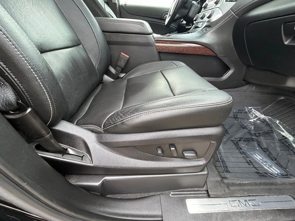 Certified Used 2020 Onyx Black GMC SLT image 26