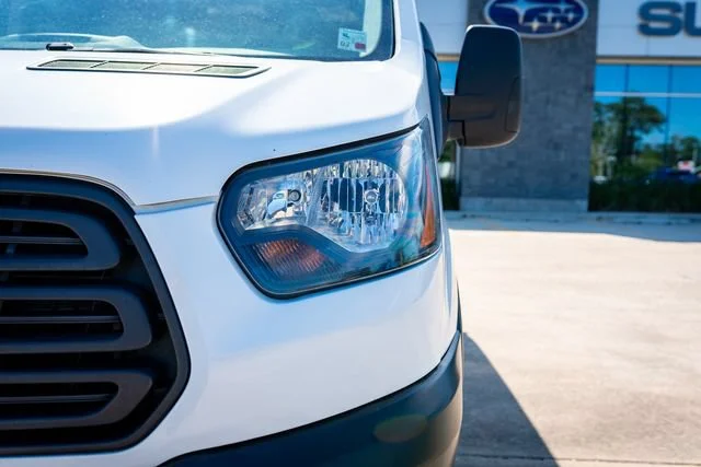 Used 2016 Oxford White Ford Base image 3