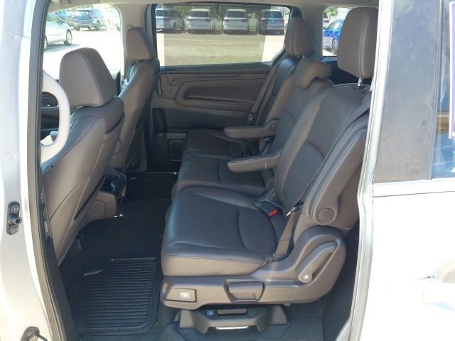 Used 2018 Silver Honda EX-L image 28