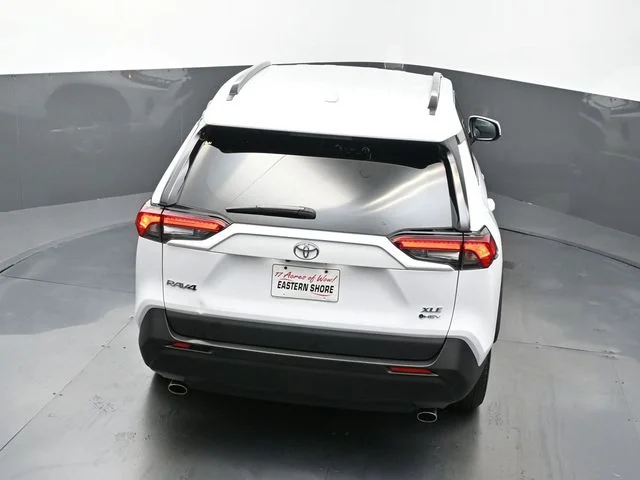 Used 2025 White Toyota XLE image 43