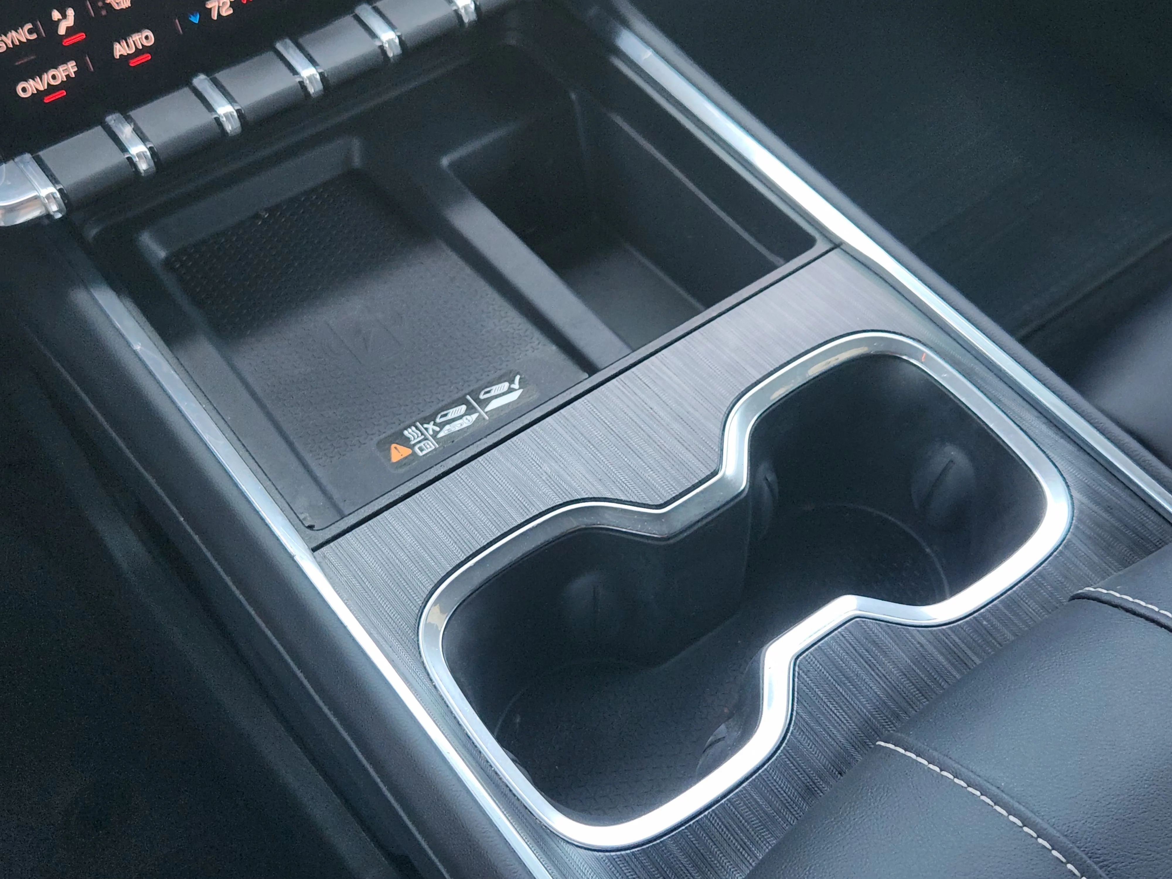 Used 2024 Summit White GMC Elevation image 21