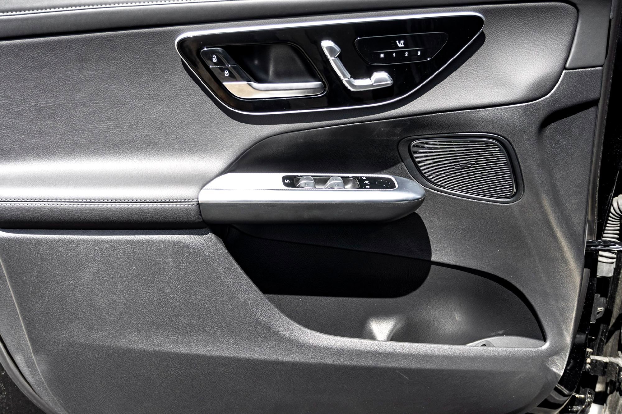 2025 Mercedes-Benz GLC Base - Photo 7