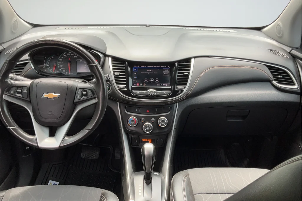 Used 2022 White Chevrolet LT image 12