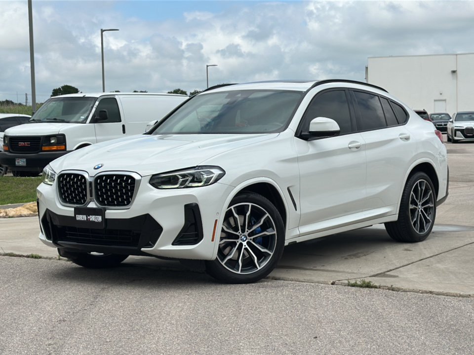 2022 BMW X4 xDrive30i's photo