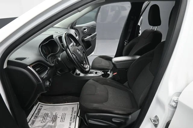Certified Used 2020 Bright White Clearcoat Jeep Latitude image 12