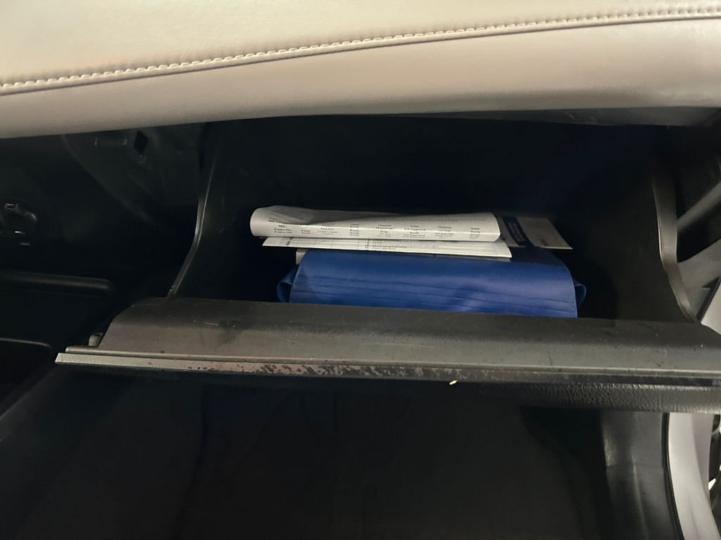 Used 2018 Silver Toyota XLE image 23