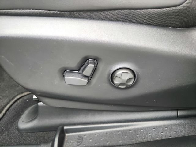 2026 Chrysler Pacifica Limited - Photo 12