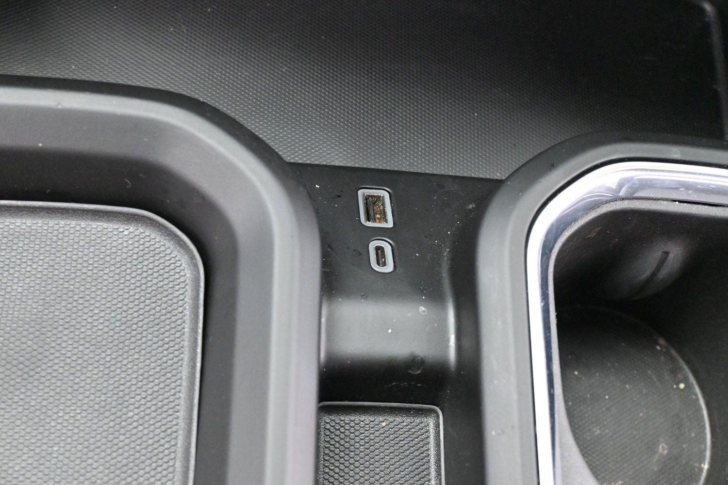 Used 2024 Onyx Black GMC Denali image 27