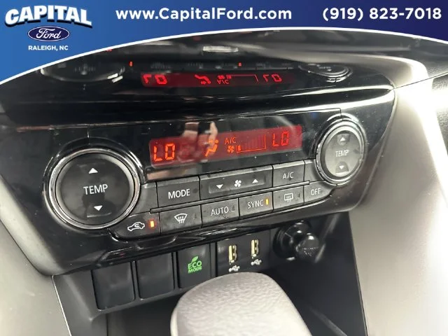 Used 2025 Blue Mitsubishi SE image 28
