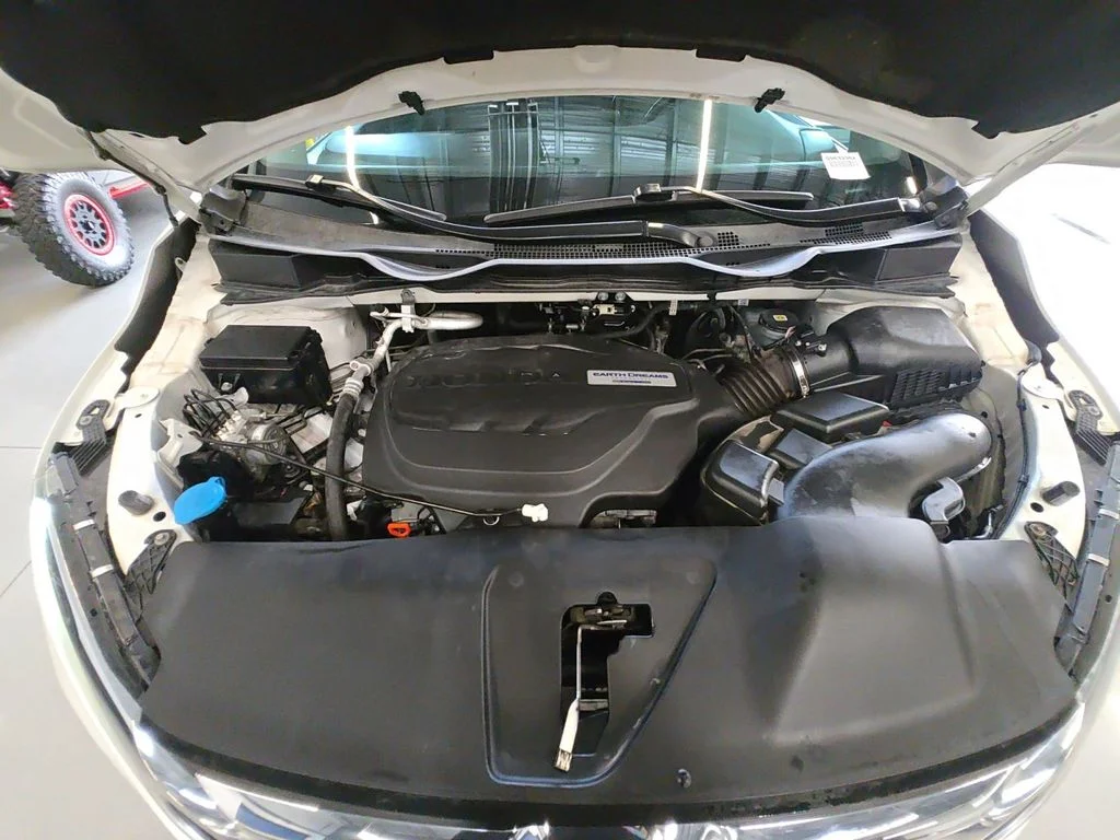 Used 2019 White Honda Elite image 24
