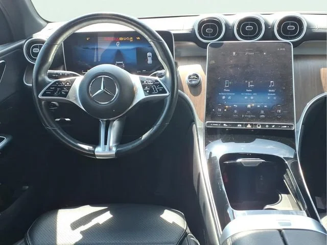 Used 2023  Mercedes-Benz GLC 300 image 21