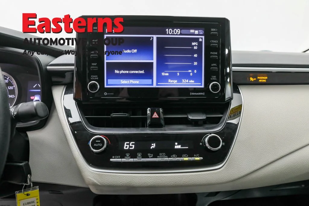 Used 2022 White Toyota LE image 12