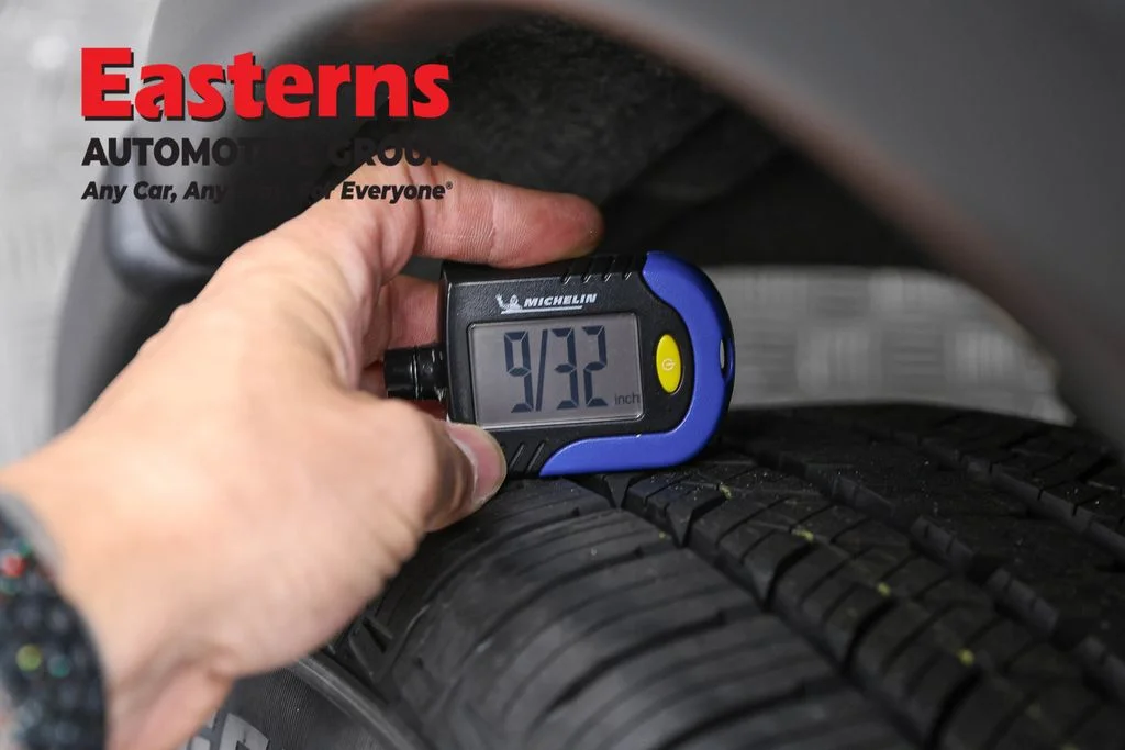 Used 2023 Gray Nissan SV image 28