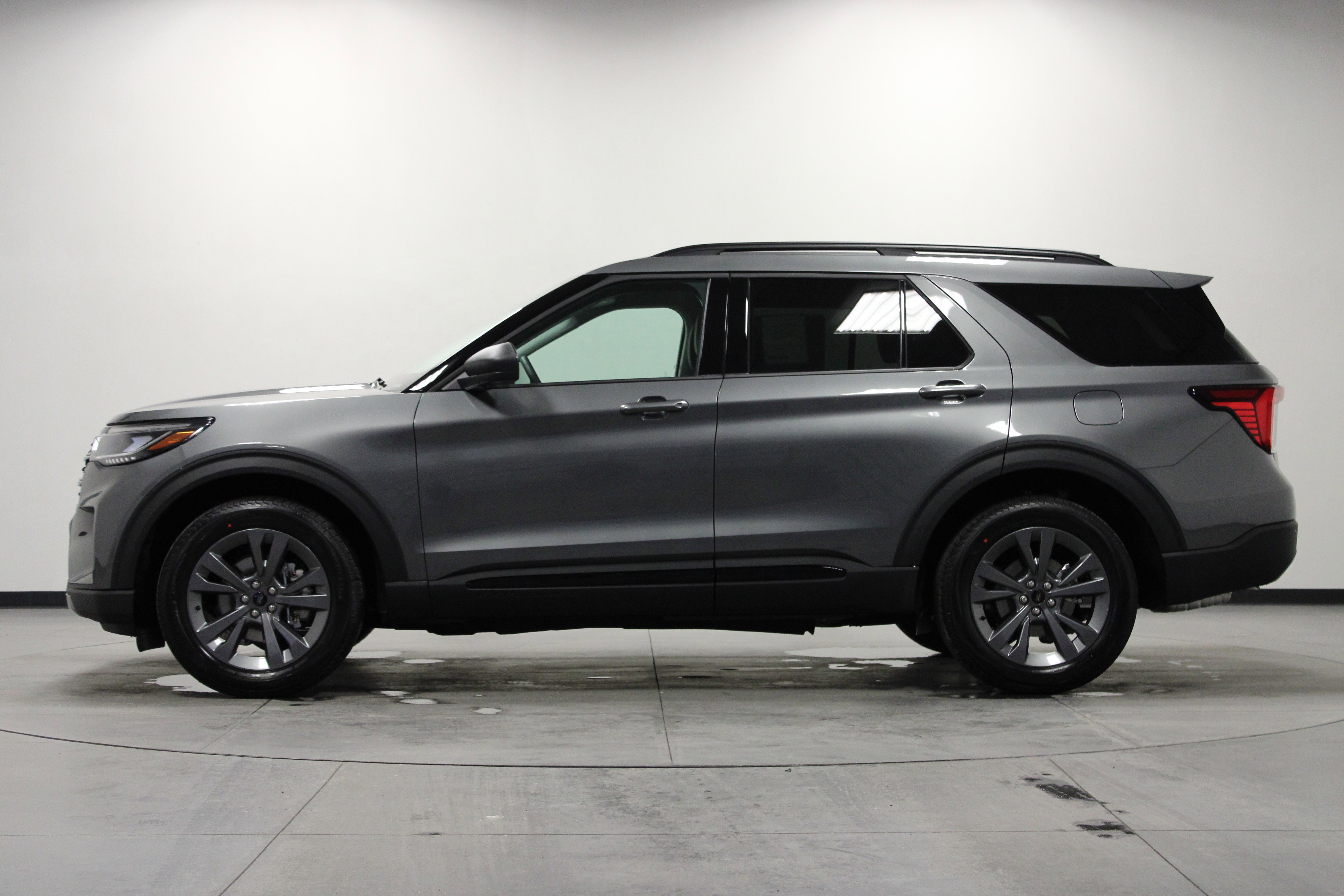 New 2026 Carbonized Gray Metallic Ford Active image 7