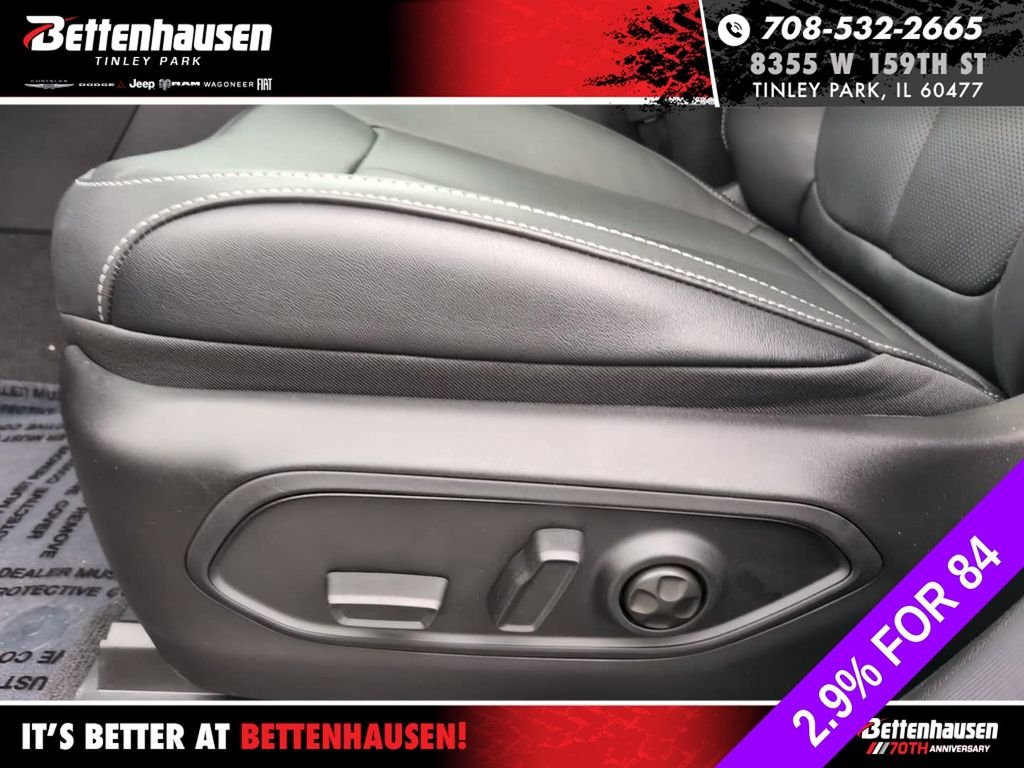 New 2026 Baltic Gray Metallic Clear-Coat Exterior Paint Jeep Limited Reserve image 18