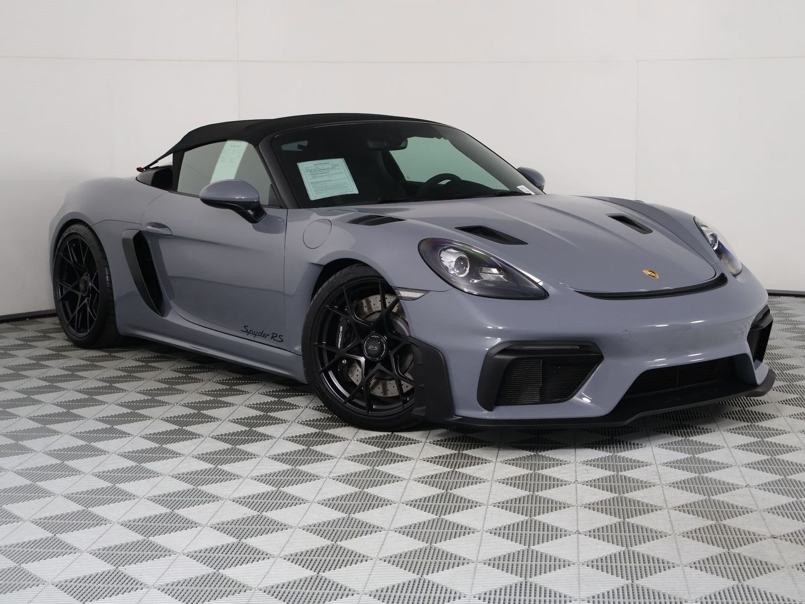 Certified Used 2024 Arctic Grey Porsche RS image 9