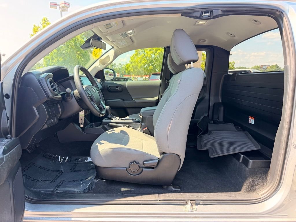 Certified Used 2022 Silver Toyota SR image 18