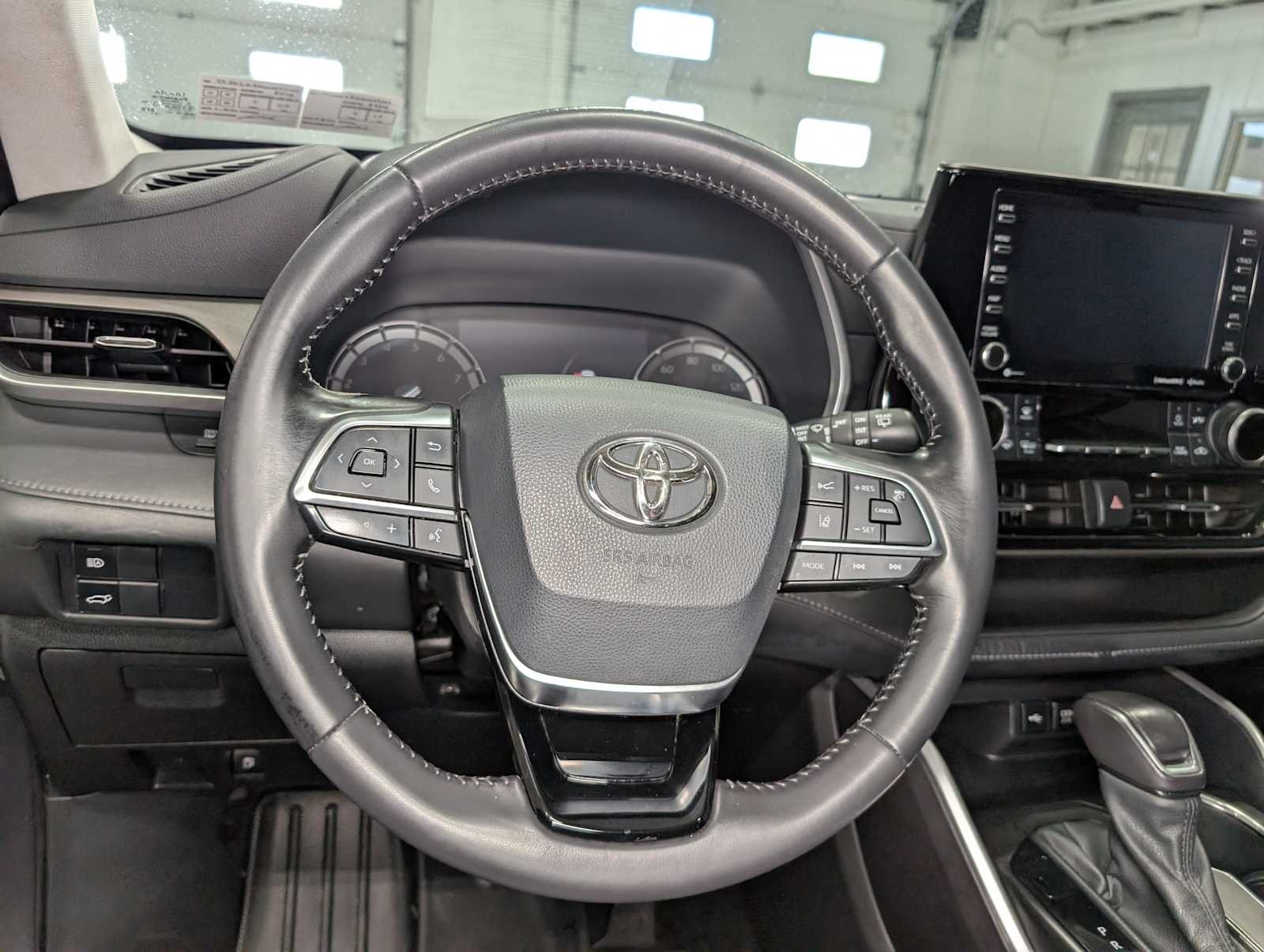 Used 2021 Magnetic Gray Metallic Toyota XLE image 41