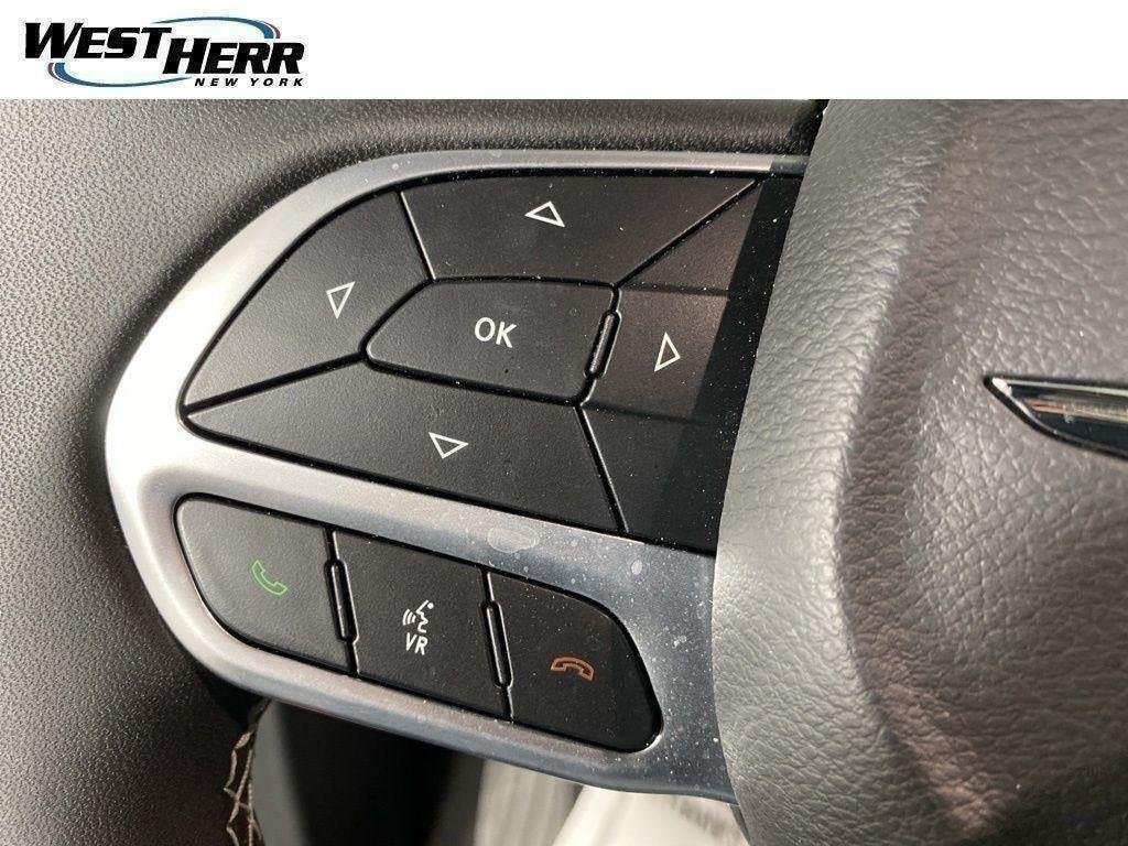 Used 2026 Red Hot Pearlcoat Chrysler Select image 38