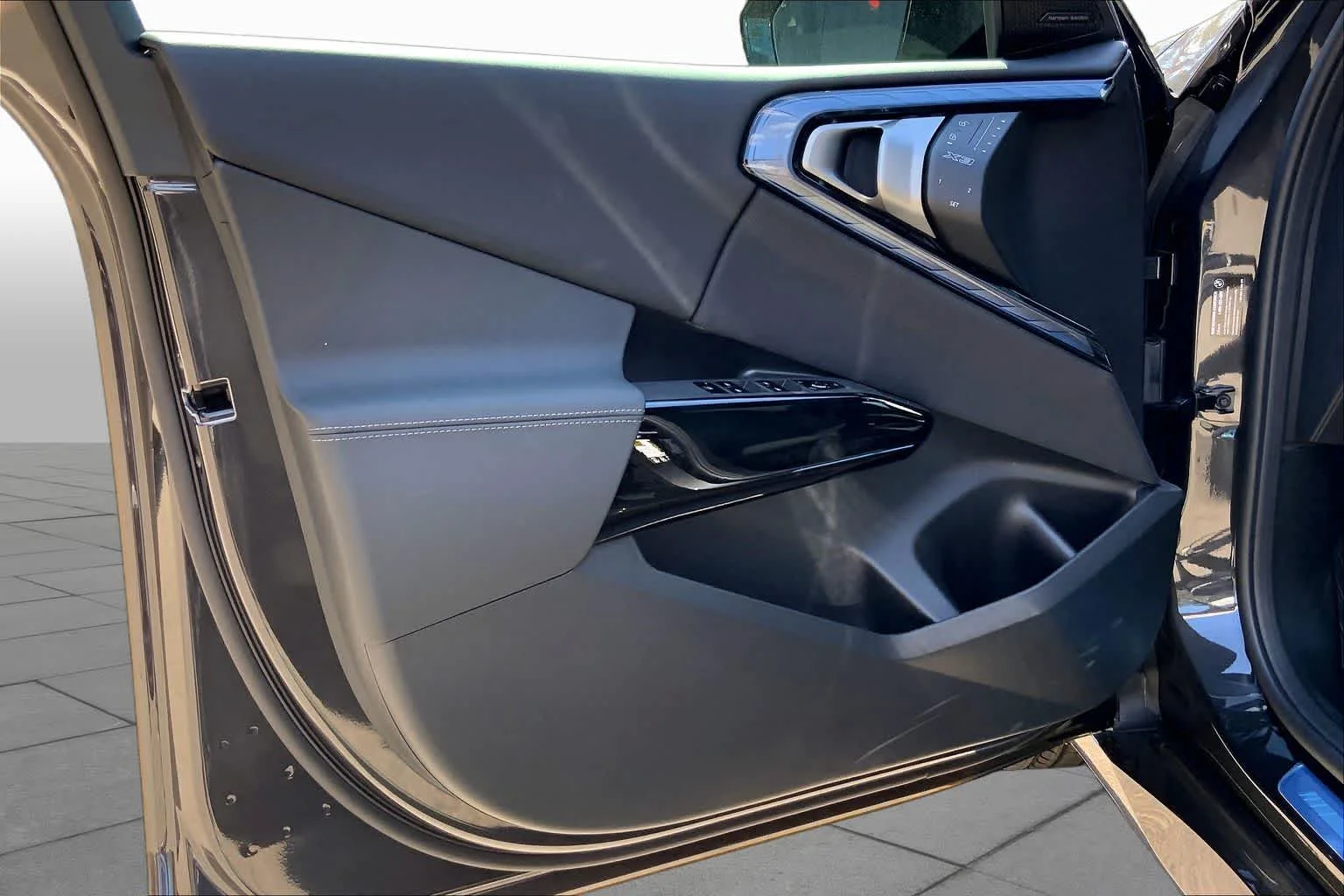 New 2026 Dark Graphite Metallic BMW M50 xDrive image 10