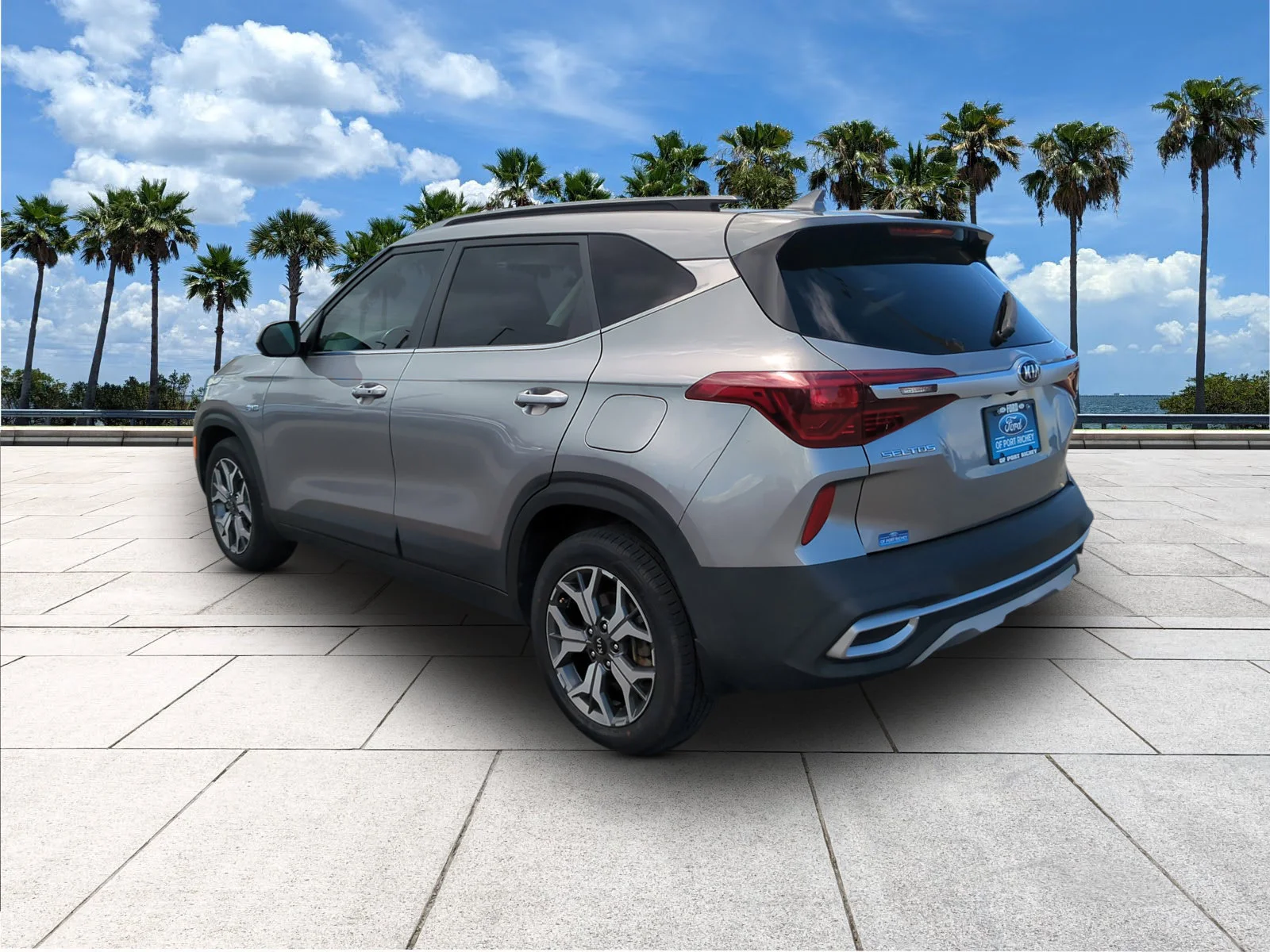 Certified Used 2021 Steel Gray Kia EX image 6