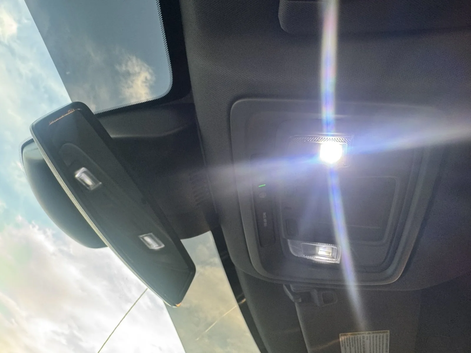 Used 2024 WHITE GMC SLT image 23