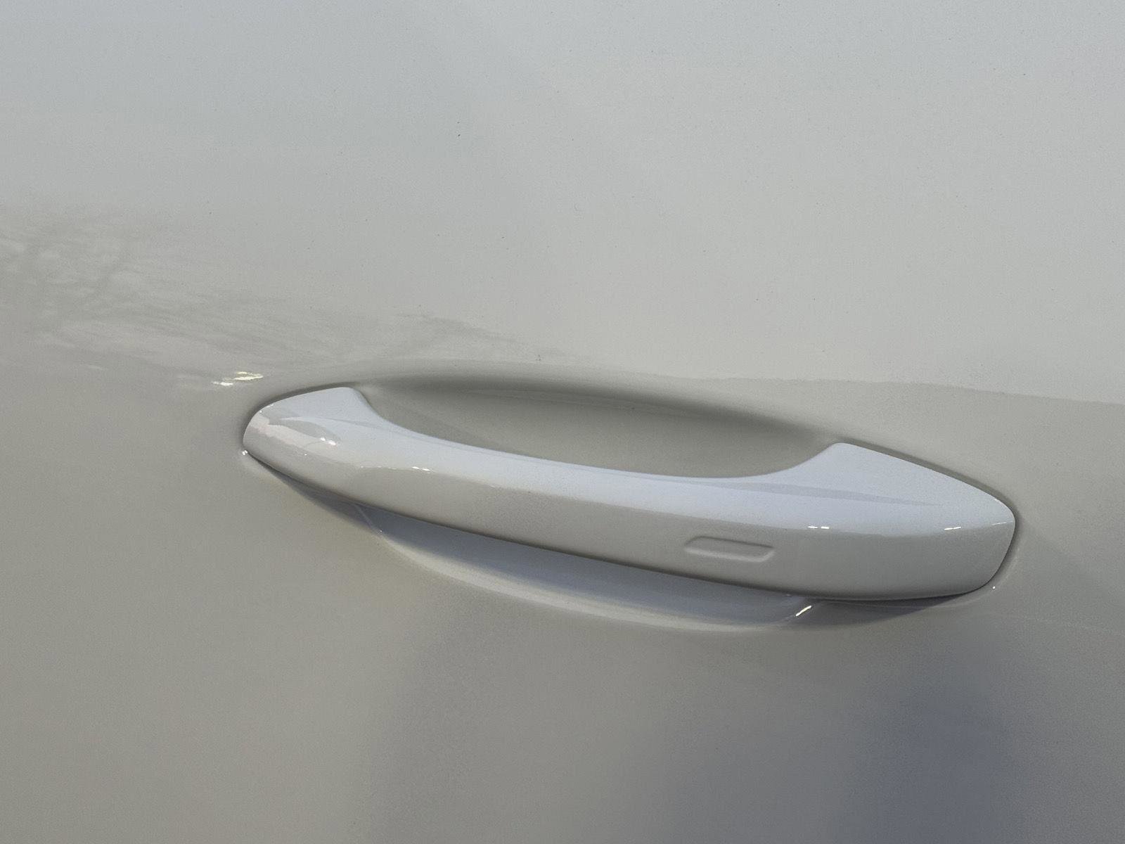 Used 2025 White Porsche  image 64