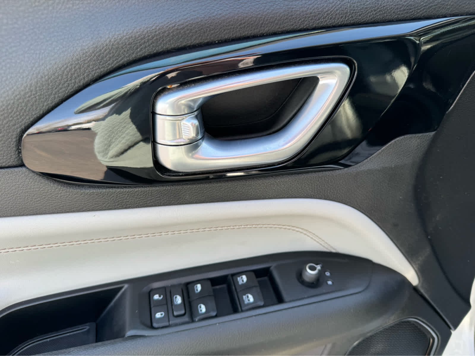 Used 2022 Bright White Clearcoat Jeep Limited image 14