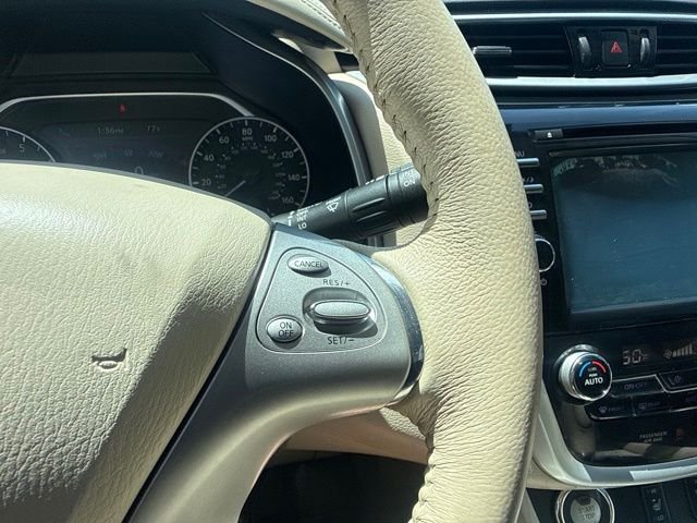 Used 2015 Gray Nissan SL image 18