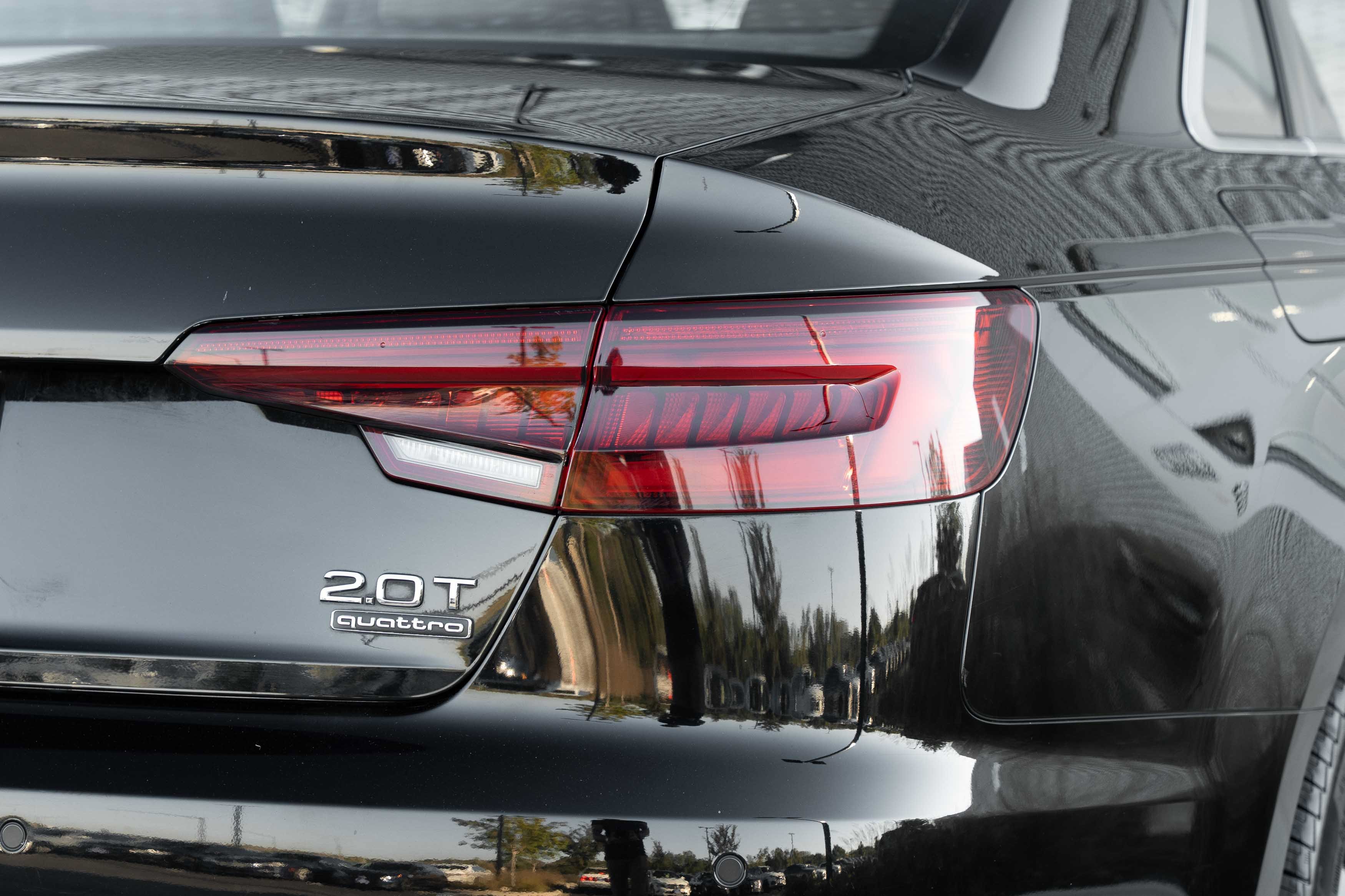 Used 2018 Mythos Black Metallic Audi Tech Premium Plus image 27