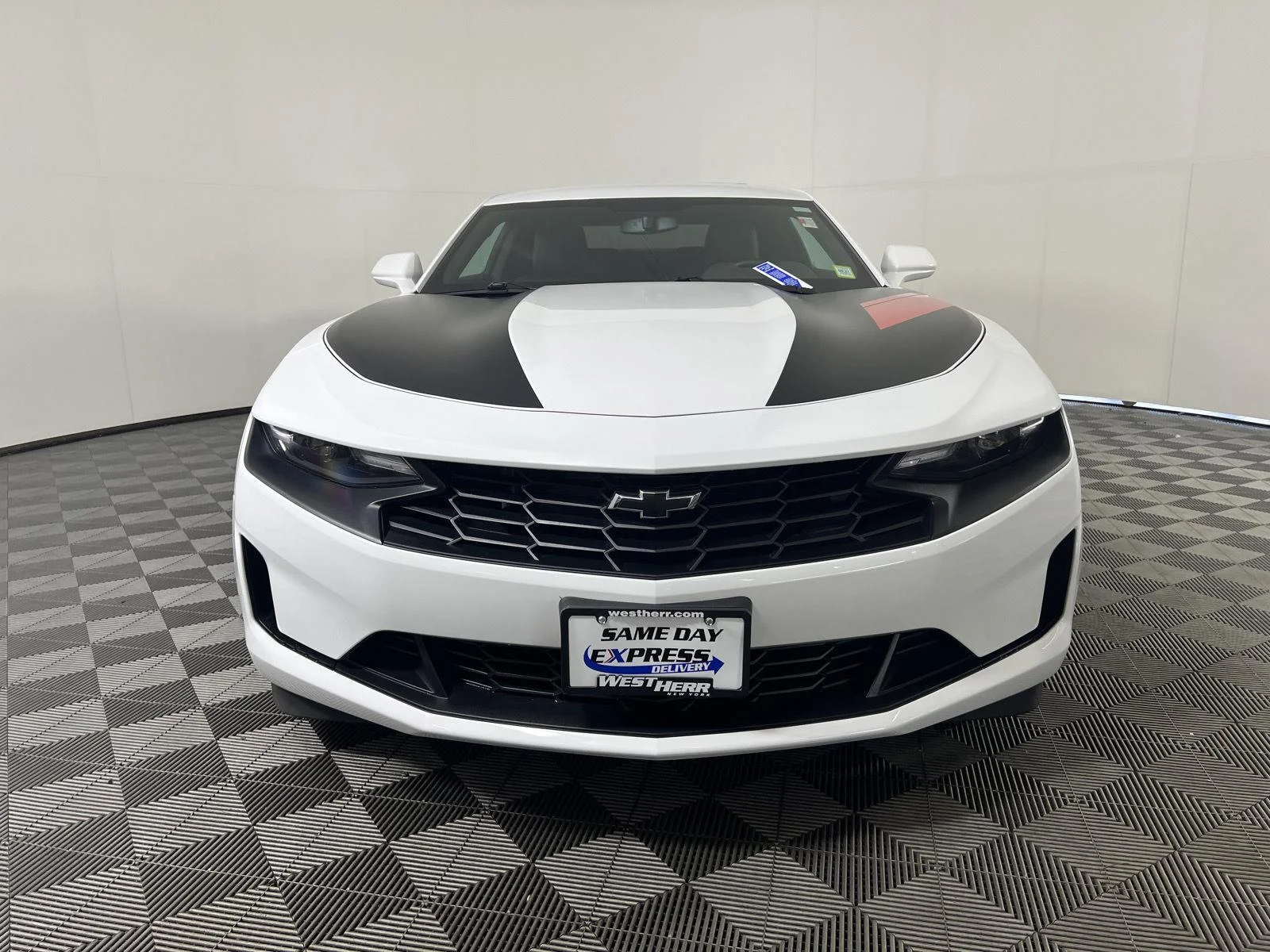 Used 2024 Summit White Chevrolet 2LT image 28