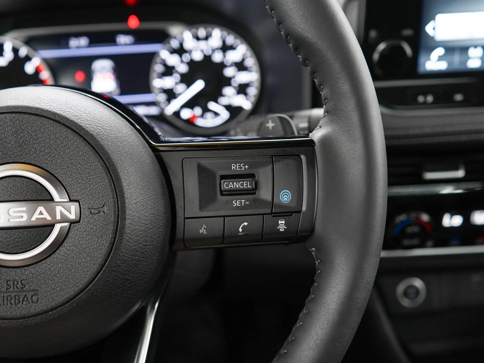 Used 2023 Super Black Nissan SL image 27