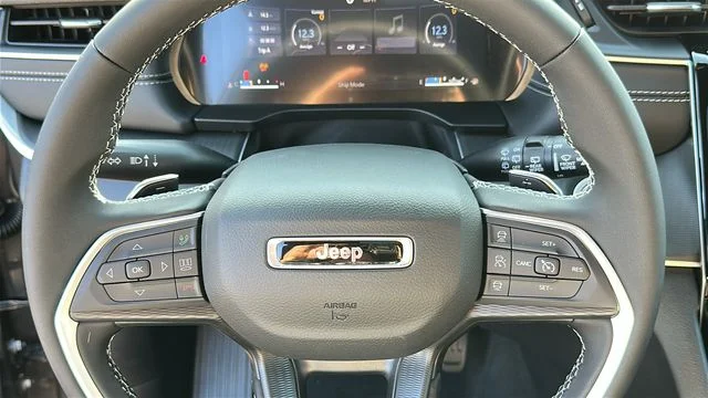 2025 Jeep Grand Cherokee L Laredo - Photo 13