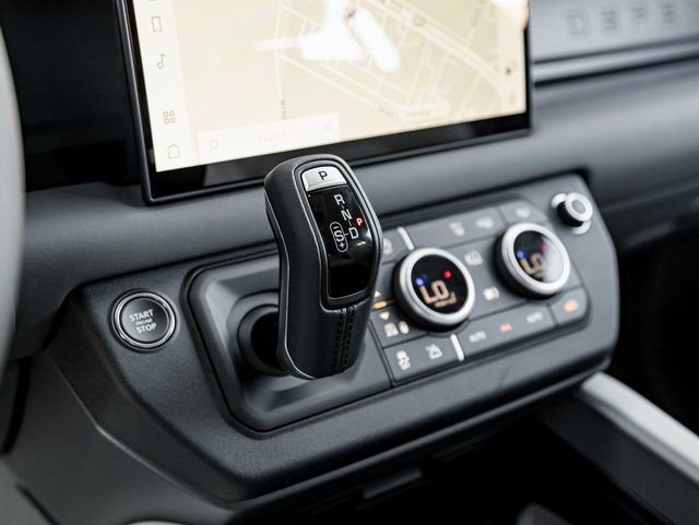 New 2025 Santorini Black Land Rover S image 19