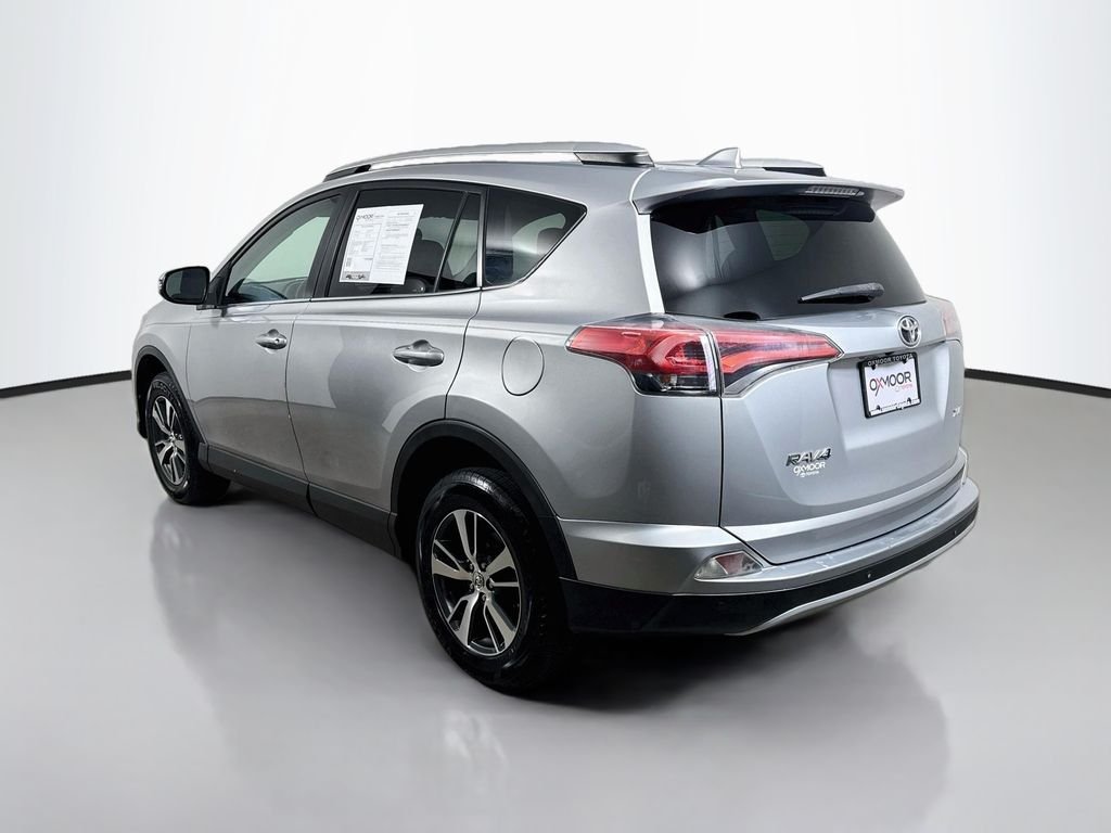 Used 2016 Silver Sky Metallic Toyota XLE image 5