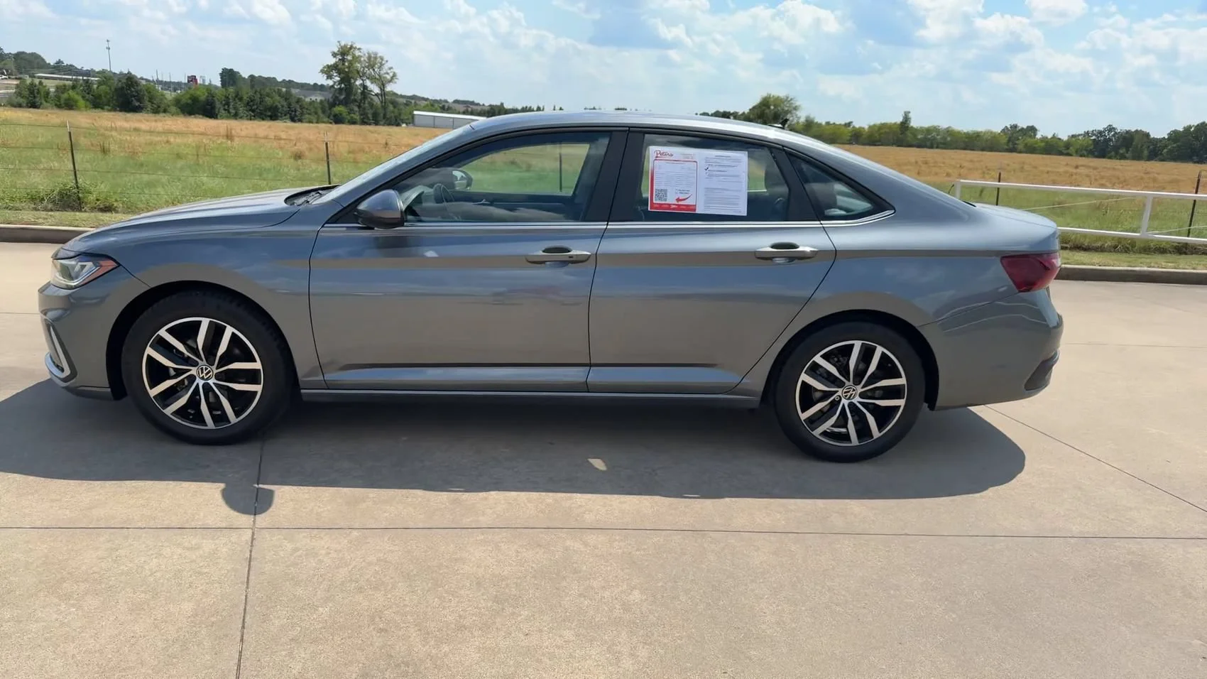 Used 2025 Gray Volkswagen SE image 6
