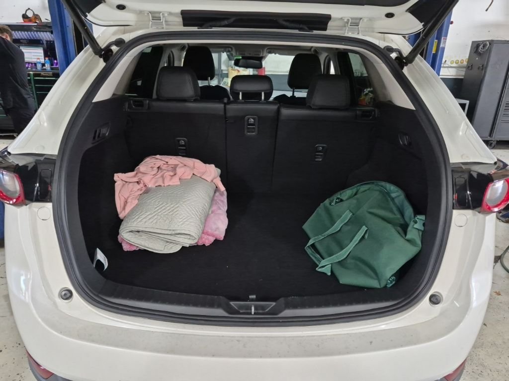 Used 2019 White Mazda Touring image 17