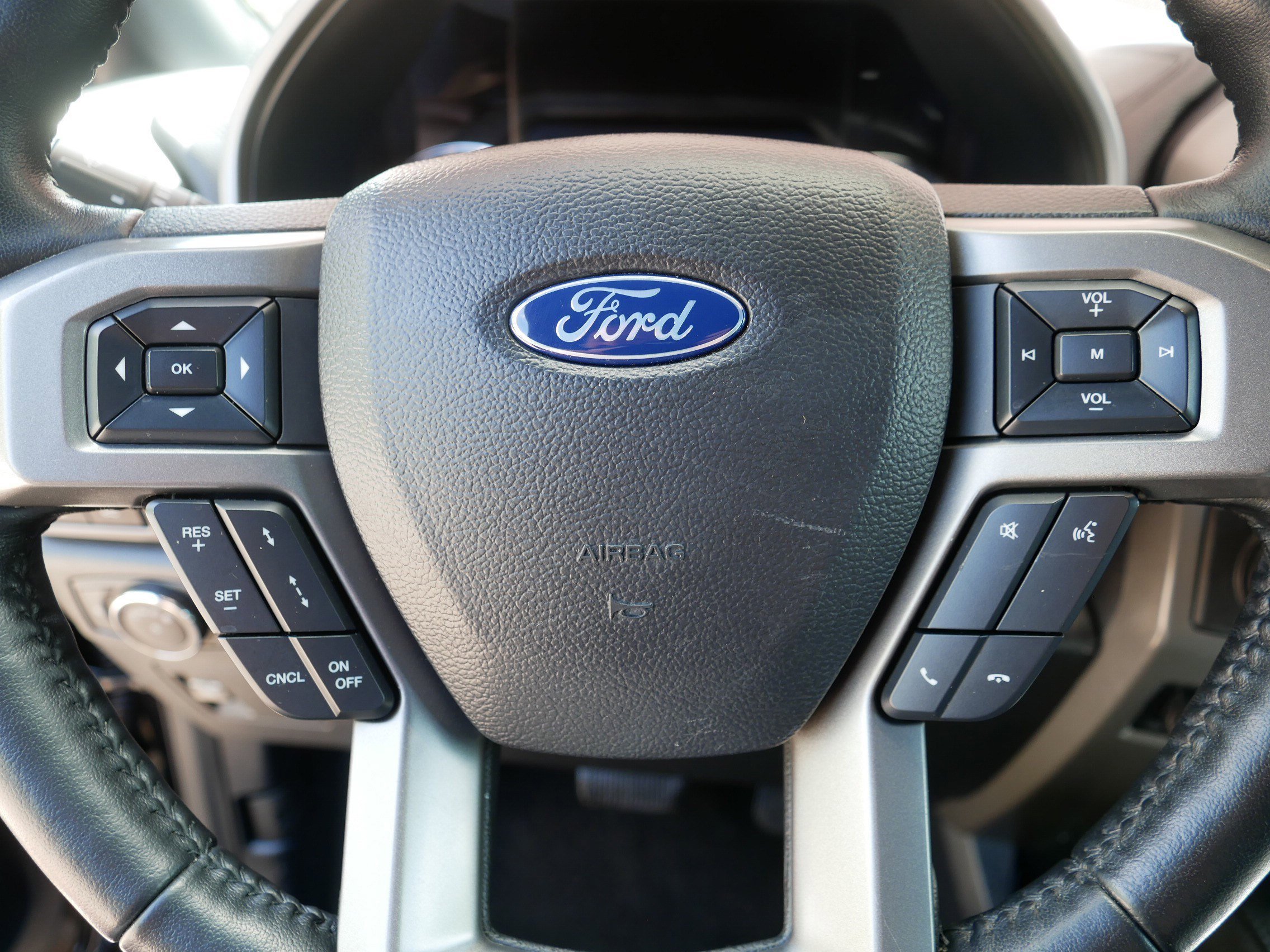 Used 2021 Agate Black Metallic Ford XLT image 25