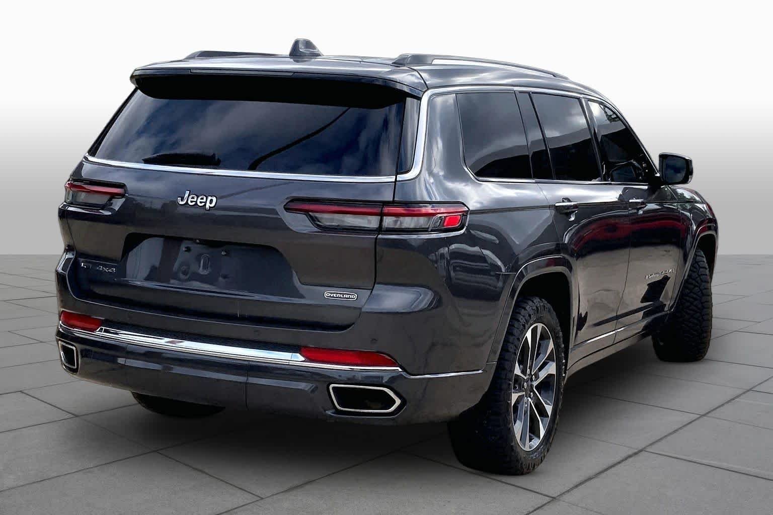 Used 2022 Baltic Gray Metallic Clearcoat Jeep Overland image 12