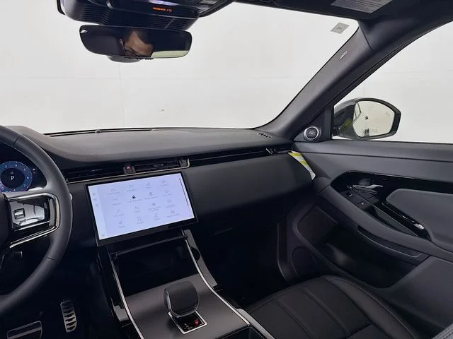 New 2026 Fuji White Land Rover Dynamic SE image 26