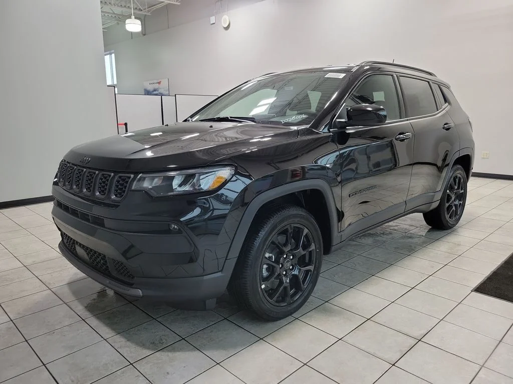 New 2026 Diamond Black Crystal Pearlcoat Jeep Latitude image 2