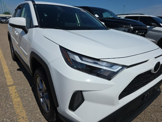 Used 2025 White Toyota XLE image 2