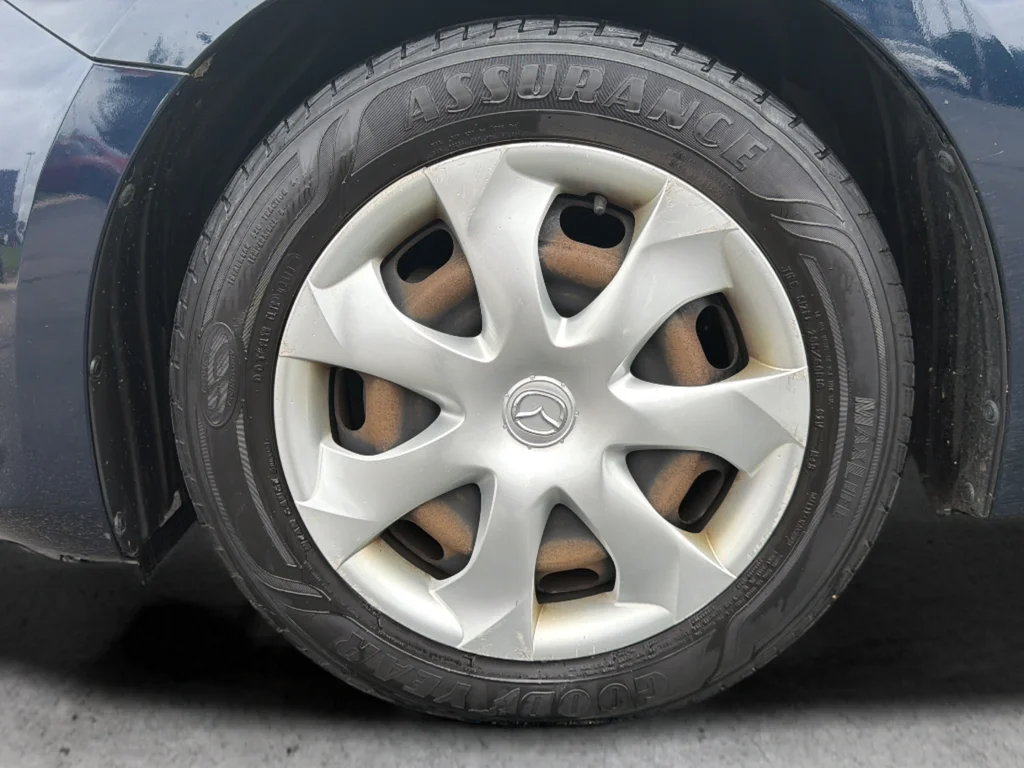 Used 2015 Blue Mazda i Sport image 9