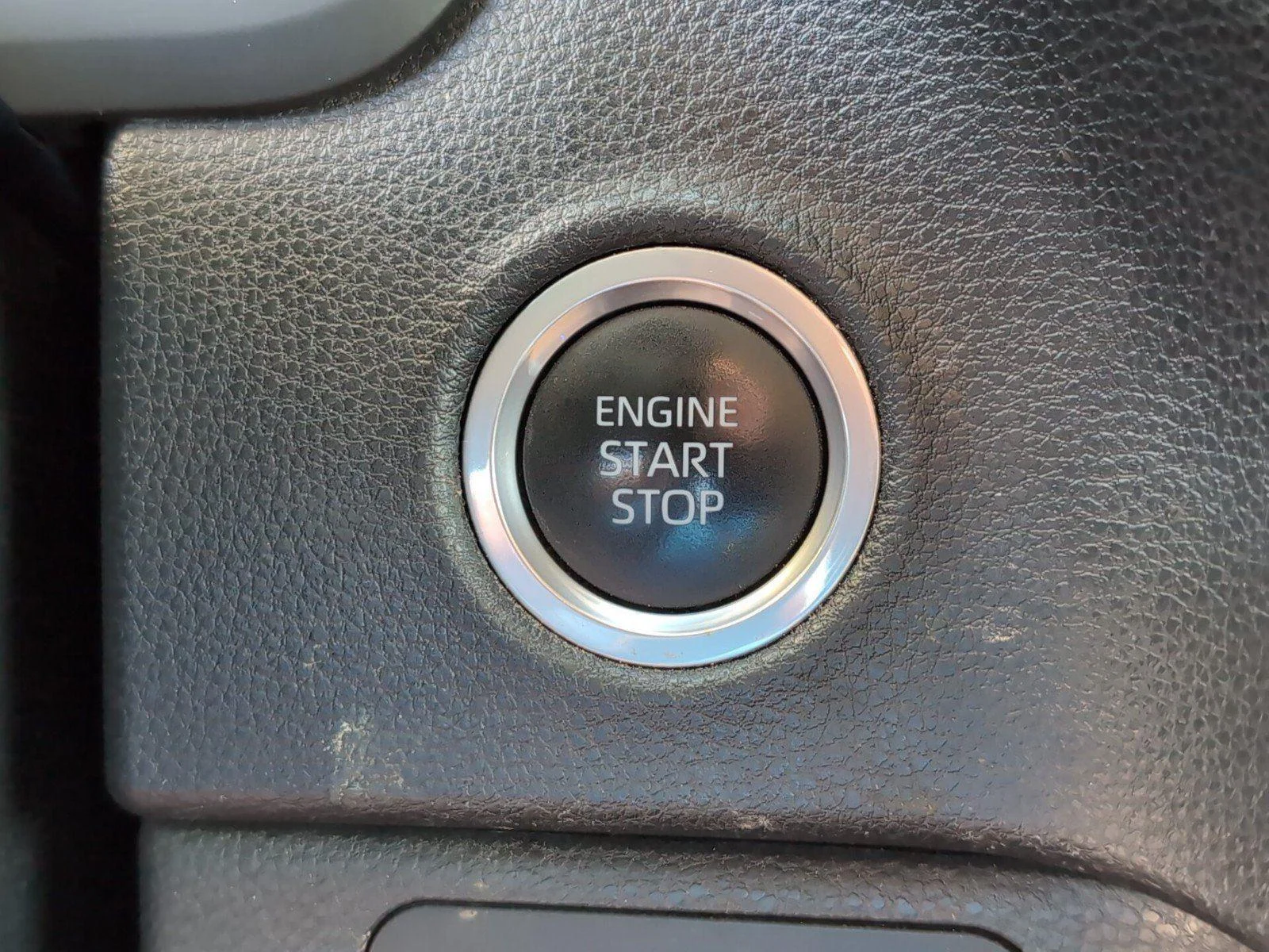 Used 2022 Midnight Black Metallic Toyota SR5 image 27