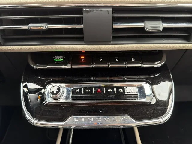Used 2026 White Lincoln Premiere image 20
