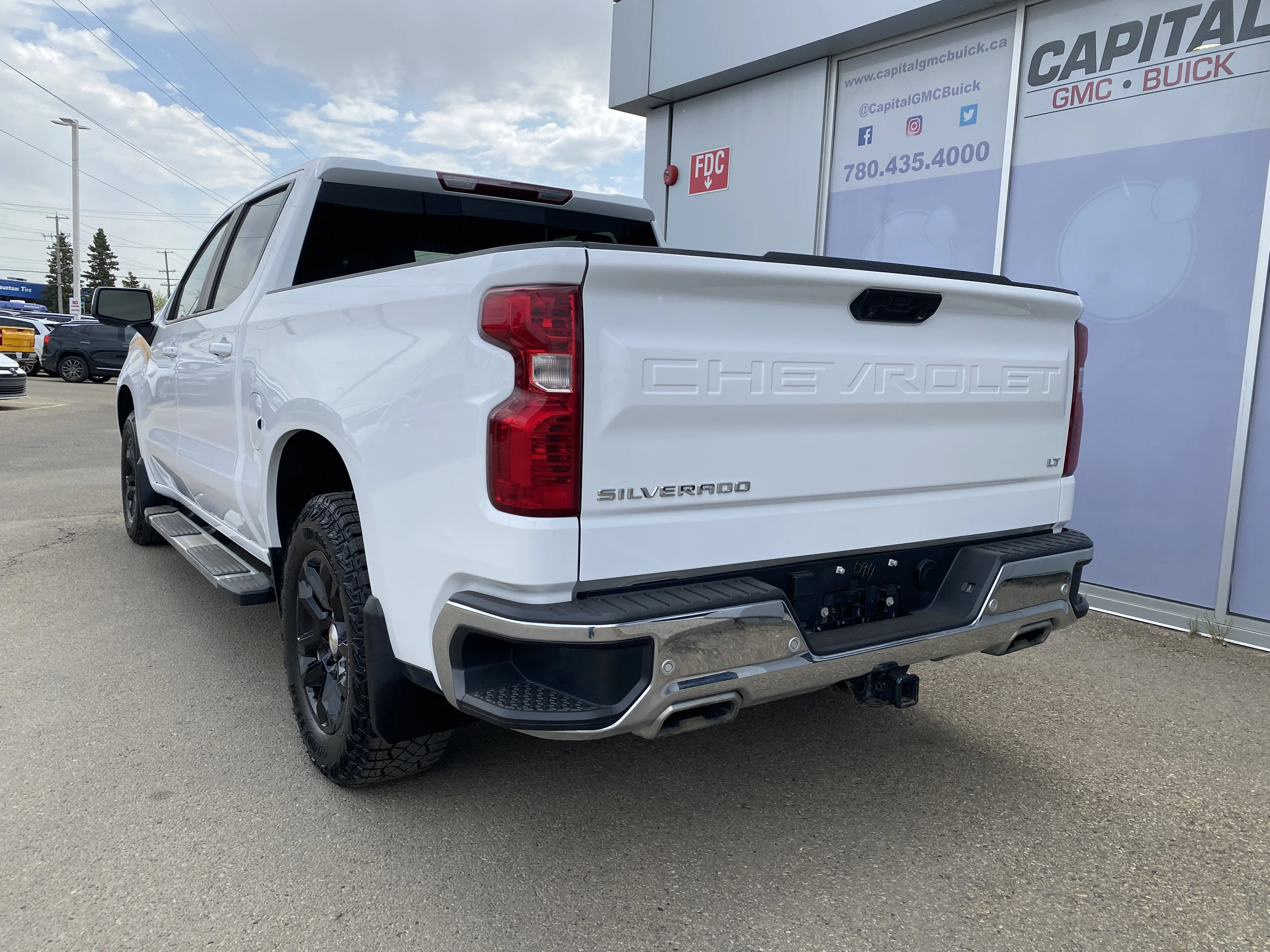 Used 2024 White Chevrolet LT Crew Cab * TOW PACKAGE * 360 CAMERA * NAVIGATION * image 3